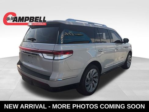 Used 2024 Lincoln Navigator Reserve AWD/4WD image 5