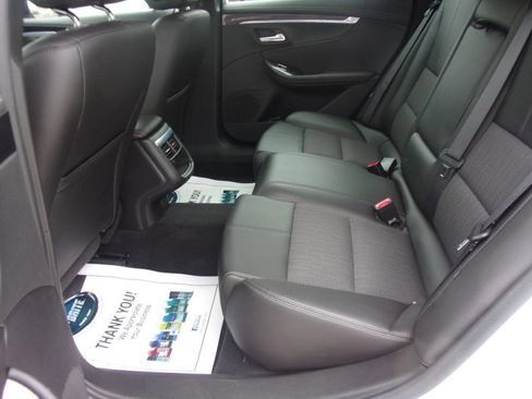 Used 2016 Chevrolet Impala LT w/ Convenience Package FWD image 15