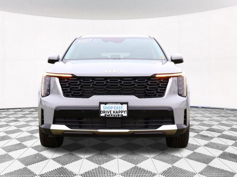 Used 2025 Kia Sorento S image 16