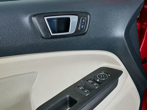 Used 2018 Ford EcoSport SE image 18