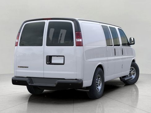 New 2026 Chevrolet Express 2500 w/ Communications Package RWD image 4