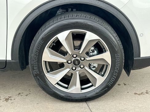 Used 2024 Ford Escape Platinum w/ Premium Technology Package image 10