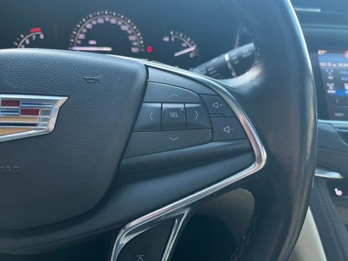 Used 2018 Cadillac XT5 Luxury image 21