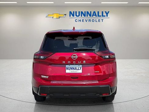 Used 2025 Nissan Rogue SV AWD/4WD image 4