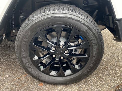 Used 2023 Jeep Wrangler Sahara w/ Cold Weather Group image 14