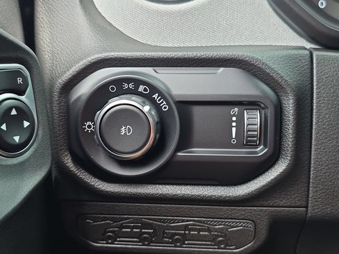 Used 2024 Jeep Wrangler Sport AWD/4WD image 27
