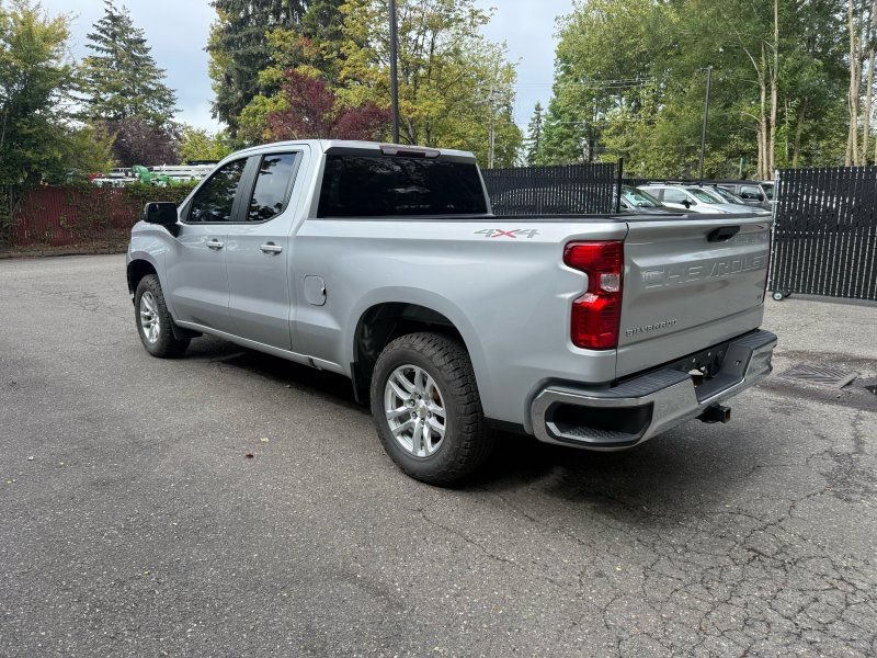 Used 2020 Chevrolet Silverado 1500 LT w/ Trailering Package AWD/4WD image 4
