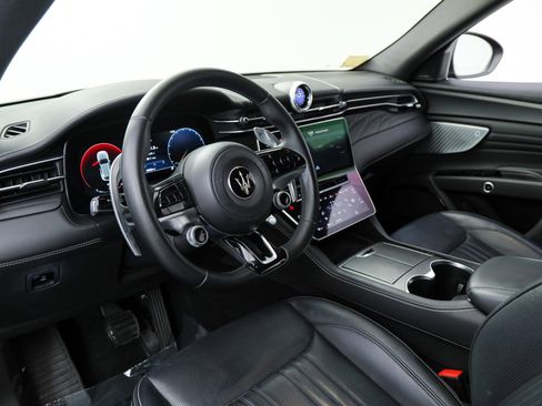 Certified 2023 Maserati Grecale GT image 17
