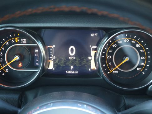 Used 2023 Jeep Gladiator Mojave w/ Trailer Tow Package image 28