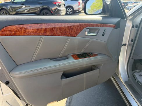 Used 2005 Toyota Avalon Limited FWD image 10