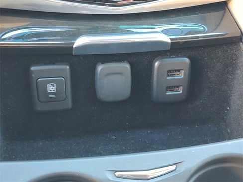 Used 2020 Cadillac Escalade Platinum image 21