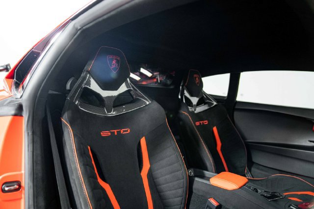 Used 2022 Lamborghini Huracan STO RWD image 28