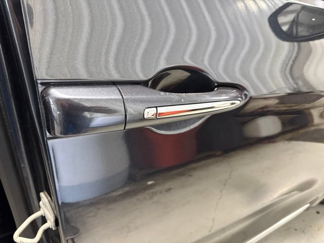 Used 2020 Chrysler Pacifica Touring-L FWD image 21