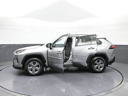 Certified 2022 Toyota RAV4 LE AWD/4WD image 42
