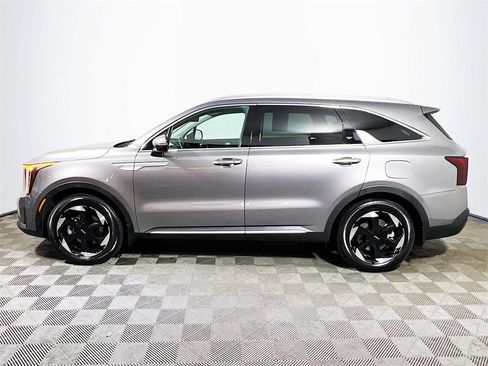 Used 2025 Kia Sorento EX w/ EX Panoramic Sunroof Package image 5