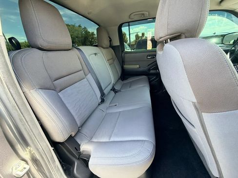 Used 2022 Nissan Frontier SV w/ Technology Package AWD/4WD image 22