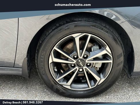 Used 2024 Kia Forte LXS w/ LXS Technology Package FWD image 9