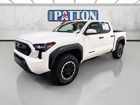 Used 2024 Toyota Tacoma TRD Off-Road AWD/4WD image 3