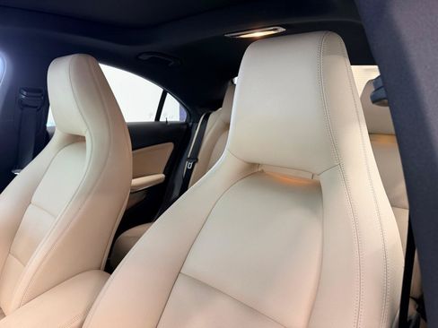 Used 2018 Mercedes-Benz CLA 250 image 19