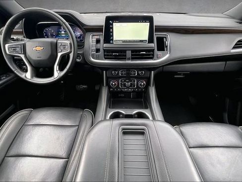 Used 2024 Chevrolet Suburban Premier AWD/4WD image 18