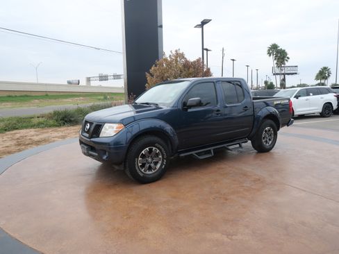 Used 2017 Nissan Frontier Desert Runner image 5