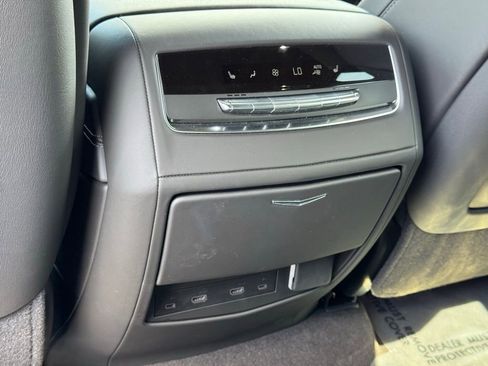 Used 2025 Cadillac Escalade V image 35