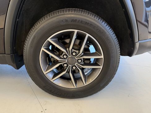 Used 2020 Jeep Grand Cherokee Limited image 60