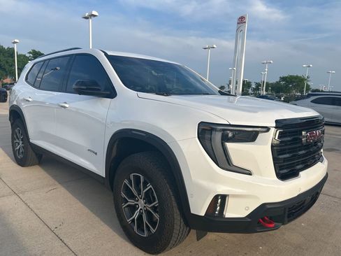 Used 2025 GMC Acadia AT4 w/ Super Cruise Package image 3