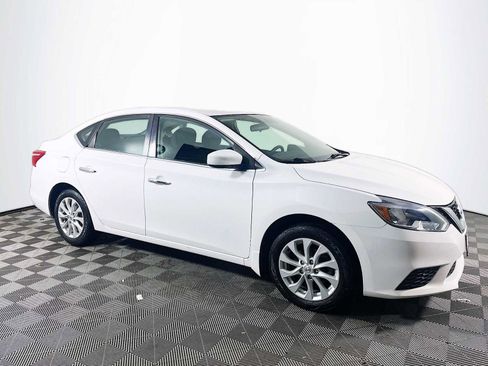 Used 2018 Nissan Sentra SV image 3