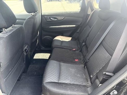 Used 2019 Nissan Rogue SV w/ Premium Package FWD image 16