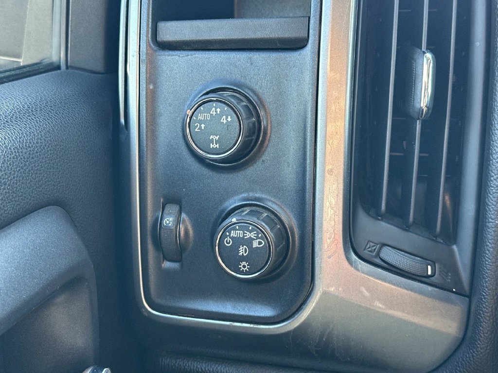 Used 2015 Chevrolet Silverado 1500 LT w/ All Star Edition AWD/4WD image 25