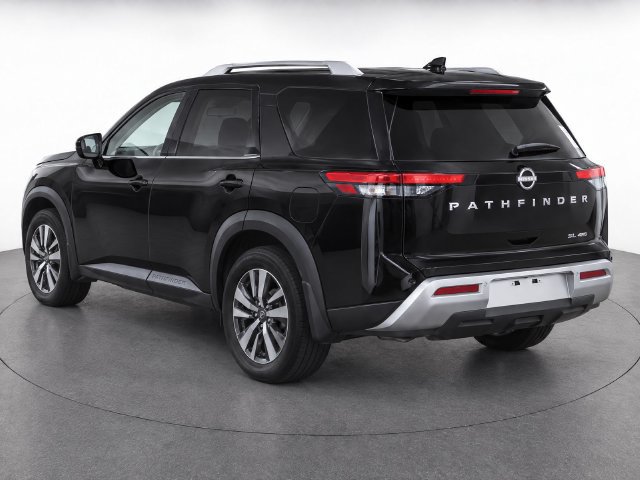 Used 2024 Nissan Pathfinder SL AWD/4WD image 2