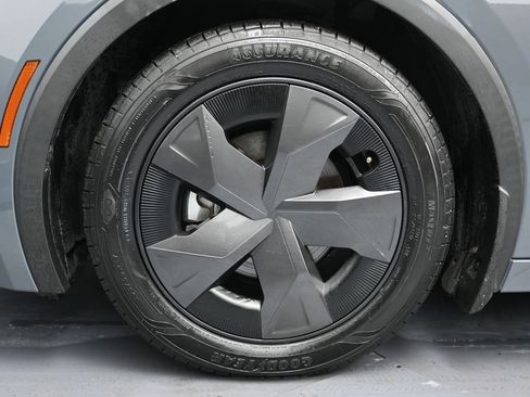 Used 2024 Toyota Prius LE image 11