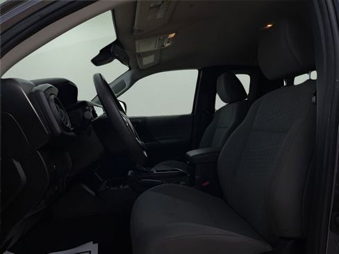 Used 2022 Toyota Tacoma SR image 9