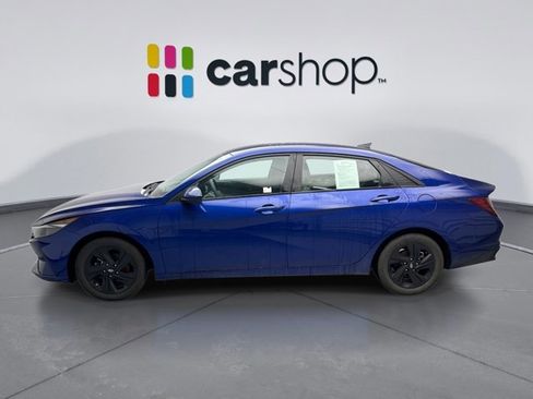 Used 2023 Hyundai Elantra SEL image 2