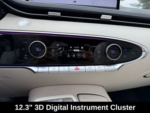 Used 2025 Genesis Electrified GV70 Advanced w/ Prestige Package image 22