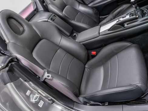 Used 2004 Honda S2000 image 19