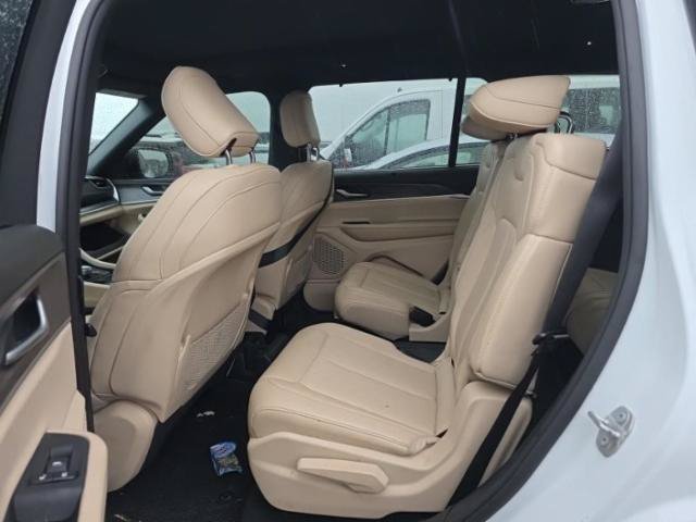 Used 2023 Jeep Grand Cherokee L Limited w/ Luxury Tech Group II AWD/4WD image 5