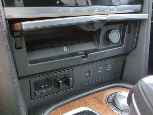 Used 2022 Nissan Armada SL w/ Captain's Chairs Package image 23