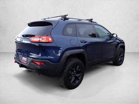 Used 2018 Jeep Cherokee Trailhawk w/ Trailer Tow Group AWD/4WD image 4
