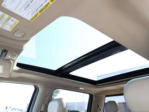 Used 2017 Ford F250 Lariat w/ Lariat Ultimate Package AWD/4WD image 4