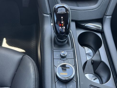 New 2025 Cadillac XT6 Luxury image 27