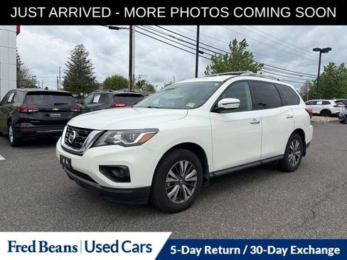 Used 2019 Nissan Pathfinder SV AWD/4WD image 3