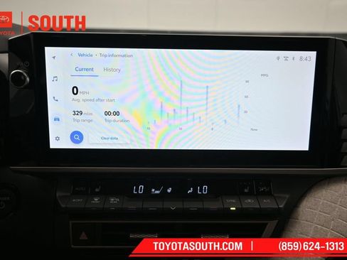 Used 2025 Toyota Camry XLE AWD/4WD image 17