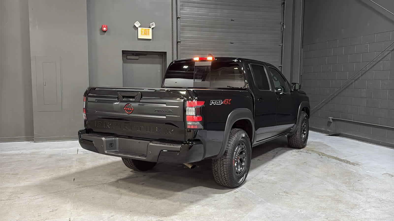 Used 2026 Nissan Frontier PRO-4X AWD/4WD image 4