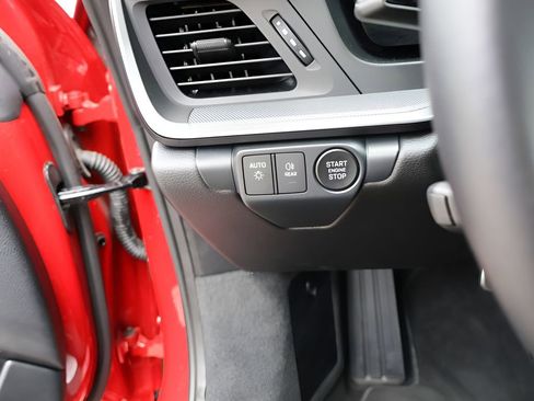 Certified 2025 Porsche 911 Carrera RWD image 28