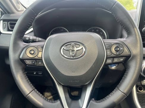 Used 2021 Toyota RAV4 XLE Premium AWD/4WD image 19