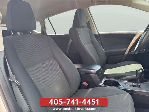 Used 2015 Toyota RAV4 LE FWD image 17