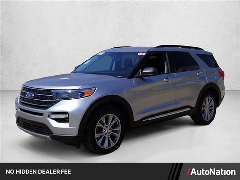 Used 2024 Ford Explorer XLT w/ Equipment Group 202A AWD/4WD image 1