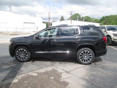 Used 2020 GMC Acadia Denali w/ LPO, Floor Liner Package image 8